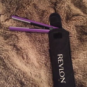 Portable hair straightener